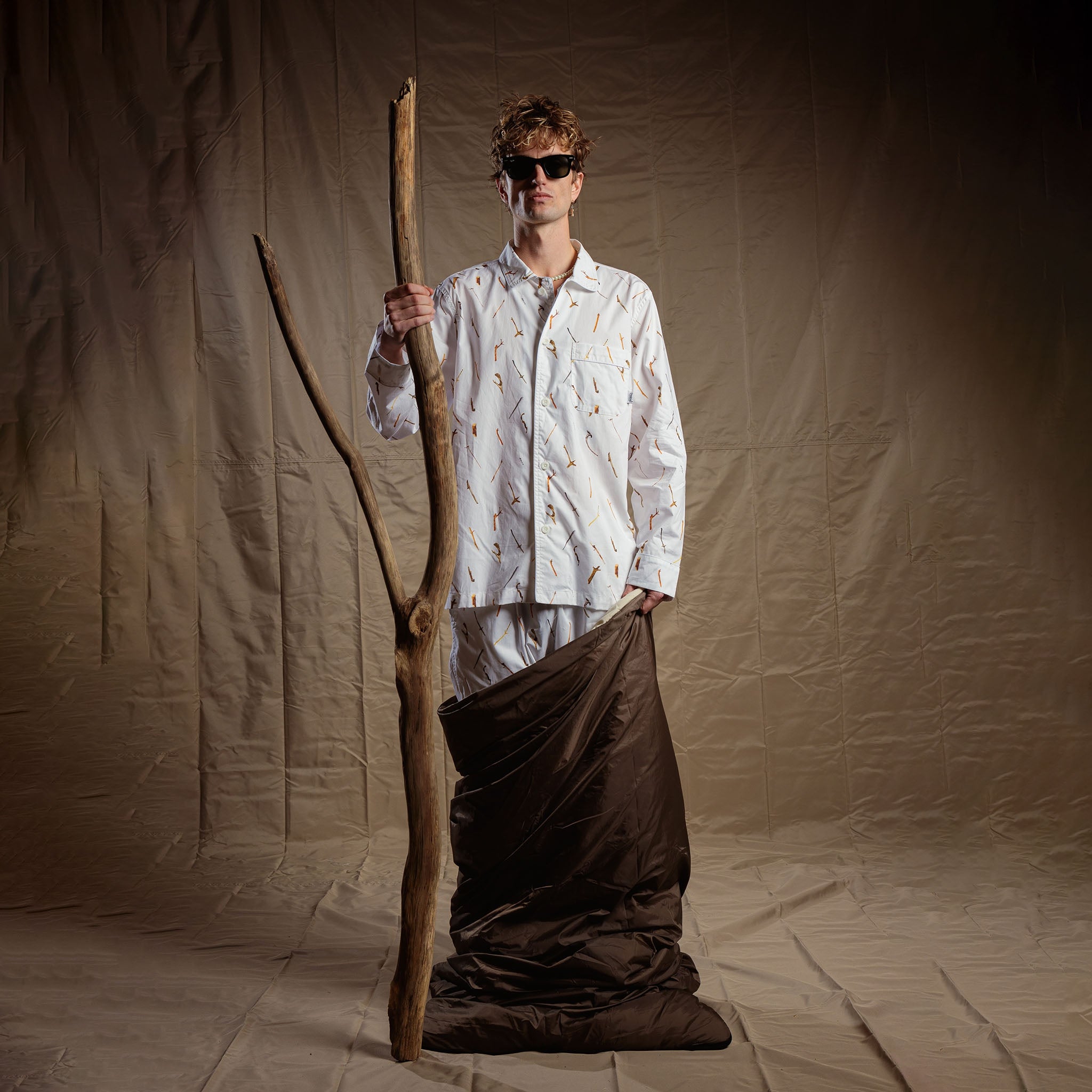 Jesse: 6'2 wearing size L.