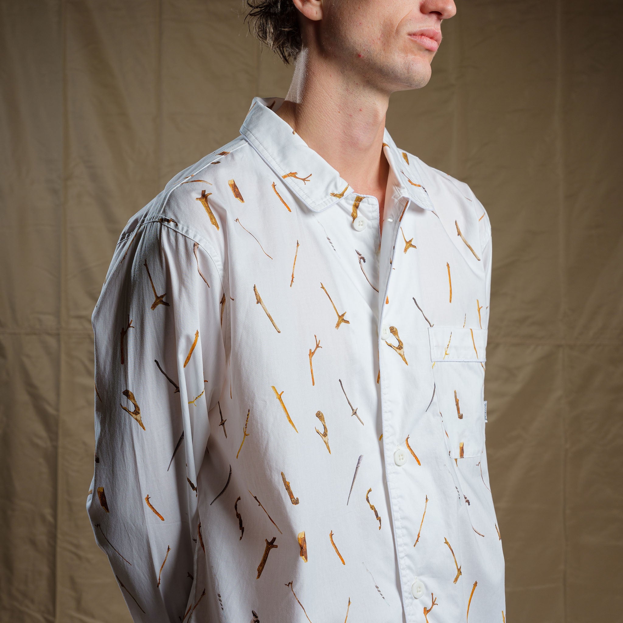 Jesse: 6'2 wearing size L.